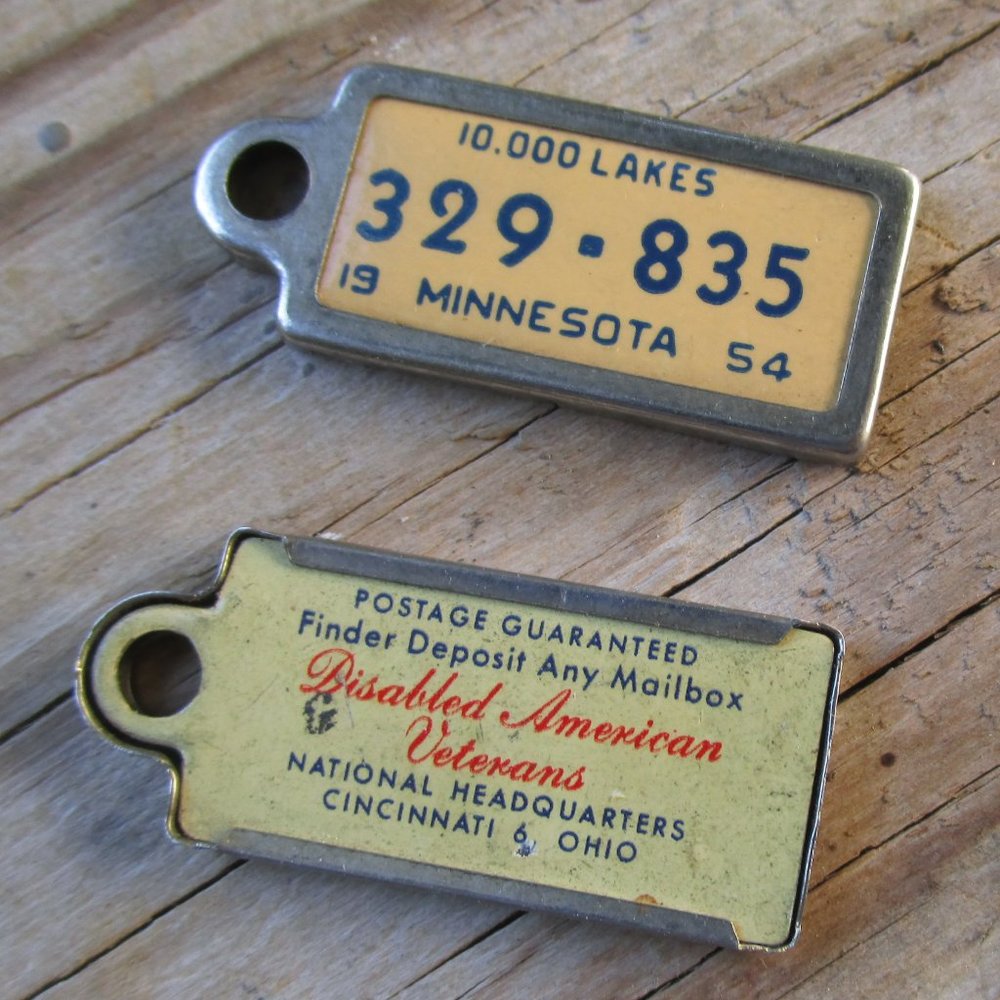 Vintage Mini License Plate Key Chain Ring Tag MINNESOTA 1954 Set - Picture 2 of 2
